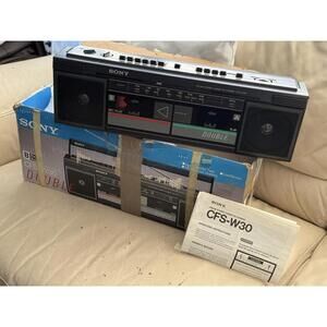 Sony CFS-W30 Dual Cassette Corder AM-FM Radio Boombox W/Box , Working